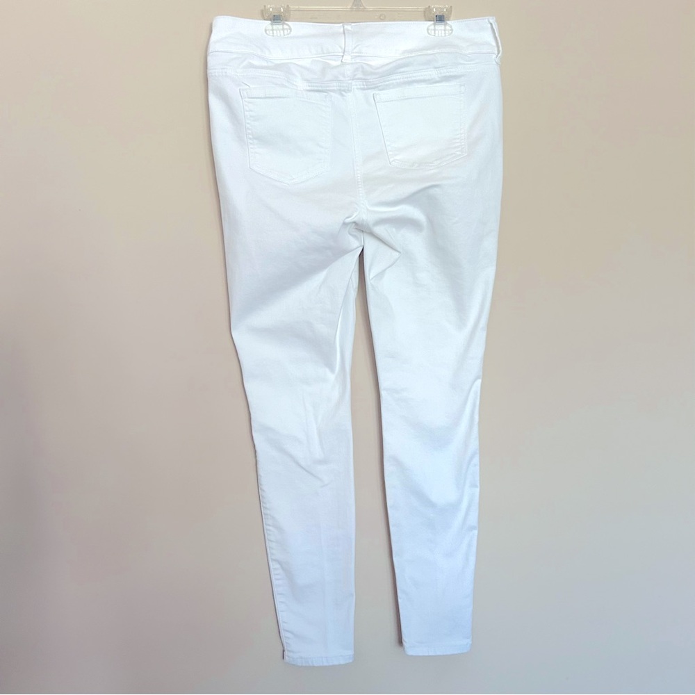 Torrid Feel The Fit 3-Button Women's White Super Soft Jeans Jegging - Picture 6 of 8